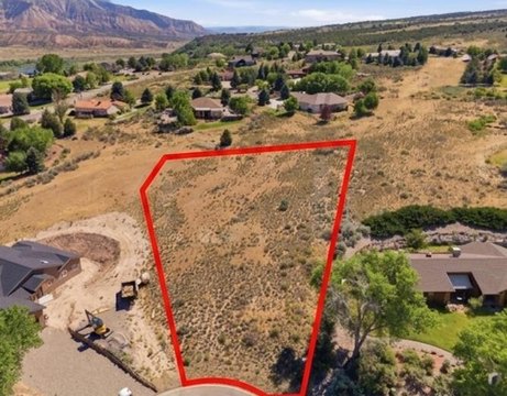 LAND - Parachute, CO