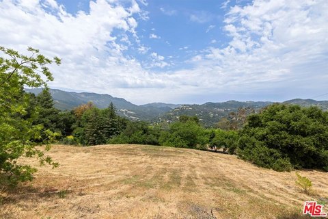 Topanga Land on Colina Drive