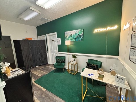 Colonial Heights Commercial Space Available