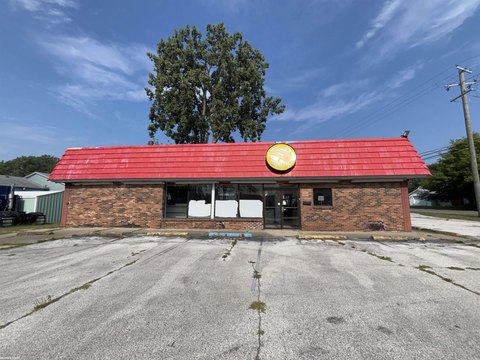 Marysville Commercial Building on Corner Lot