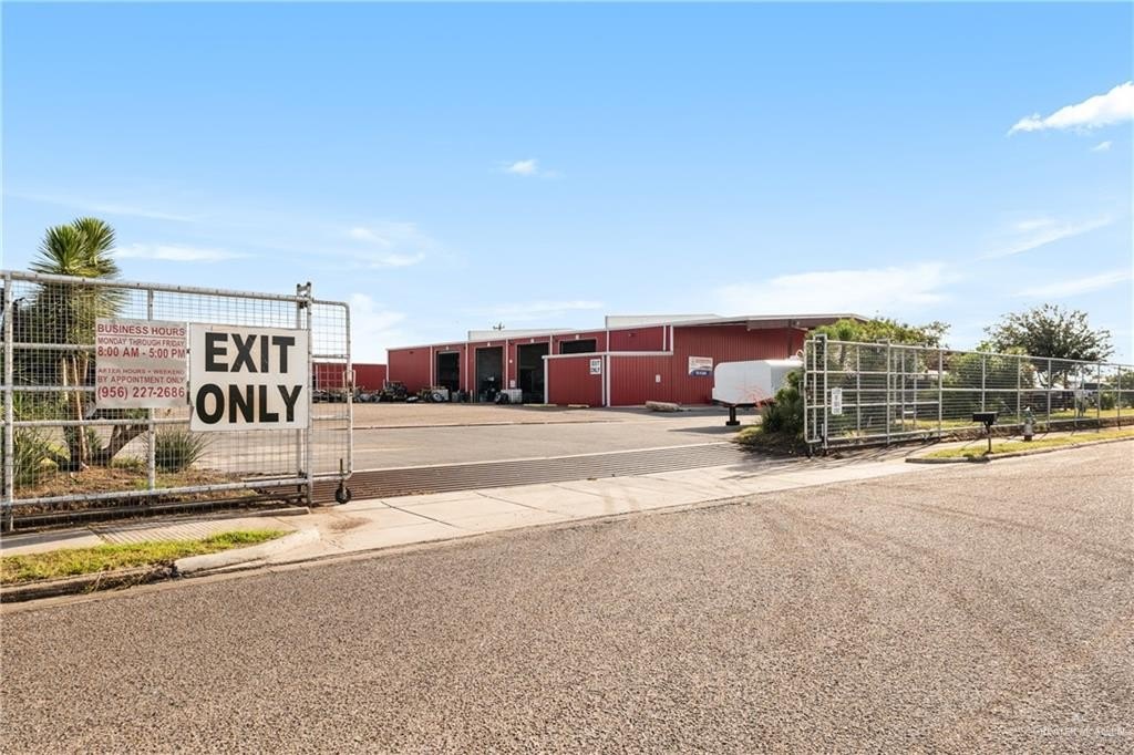 Versatile Industrial Space in Edinburg