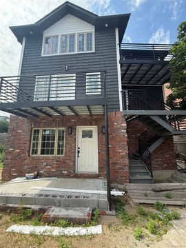 Framed Triplex With Rear Warehouse