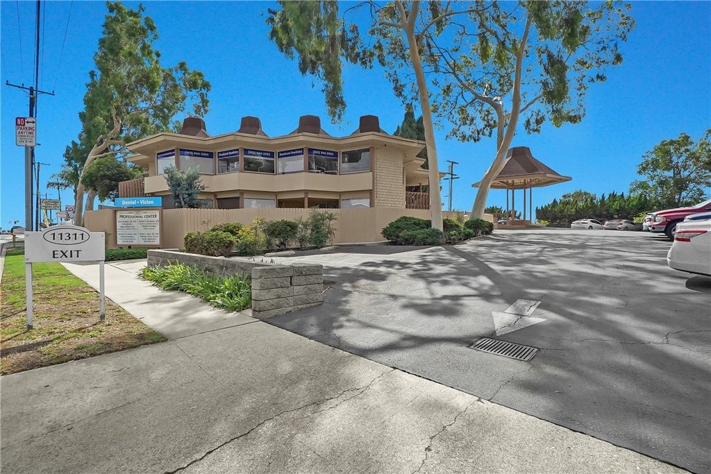 11311 La Mirada Blvd, Whittier, CA 90604-2126
