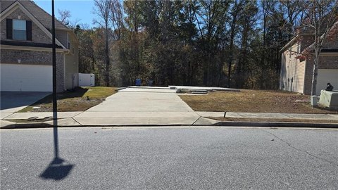 Residential Lot in Fairburn, GA