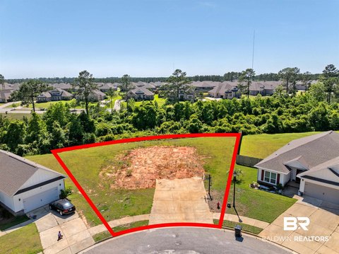 Vacant Cul-de-Sac Home Site