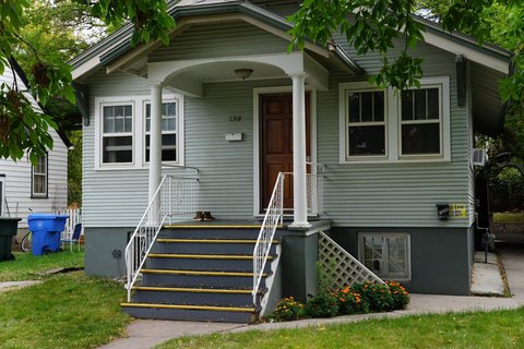 Up/Down Duplex With Shared Laundry