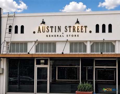 Storefront Retail Property