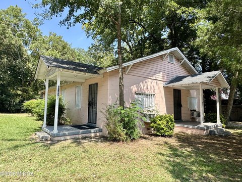 Updated Duplex with Fenced Yard
