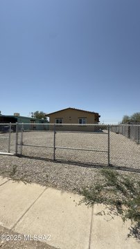 New Duplex Near University of Arizona