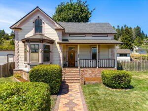 Fortuna Mixed-Use Victorian Home