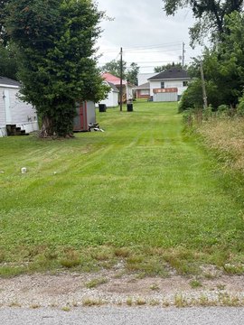 LAND - Metropolis, IL