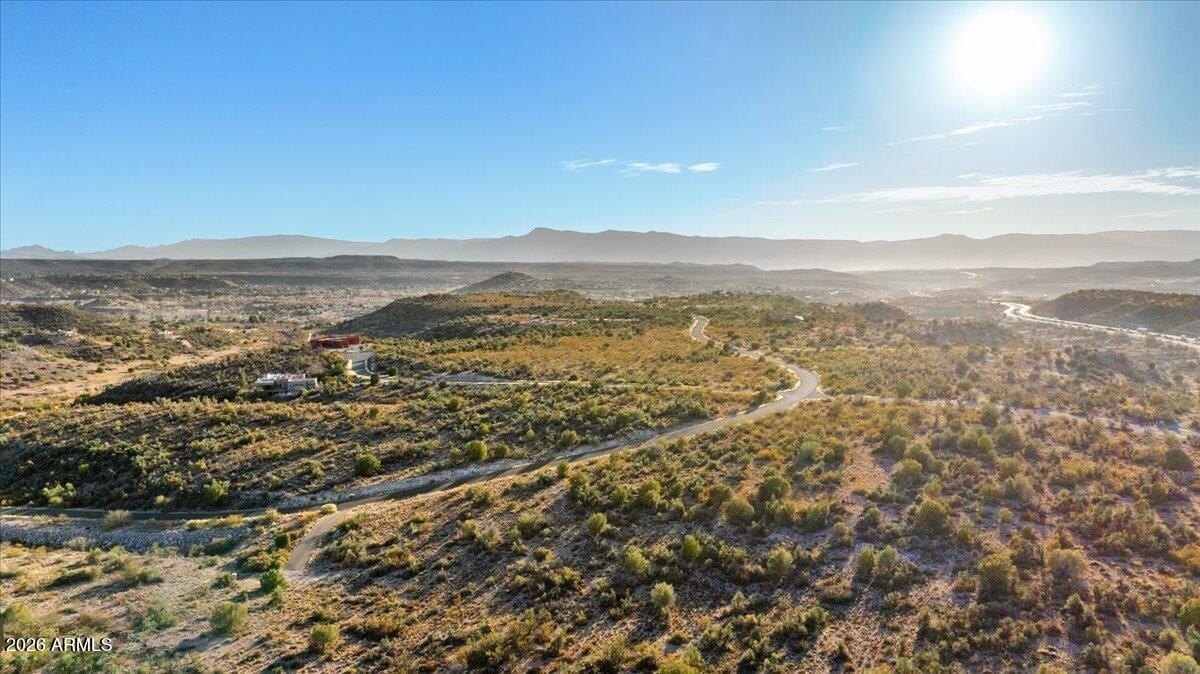 Rimrock Land with Mountain Views