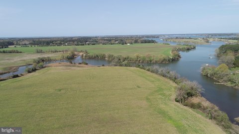 Waterfront Farm Opportunity Near Oxford