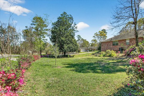 Vacant Corner Lot in Diamondhead