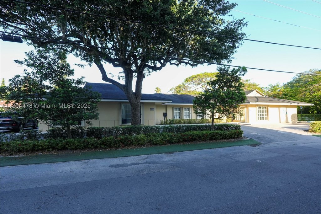 8125 SW 120Th St, Pinecrest, FL 33156