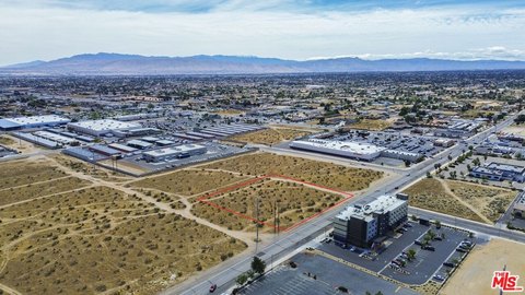 Commercial Lot in Central Location
