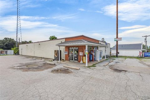 Neighborhood Grocery and Liquor Store