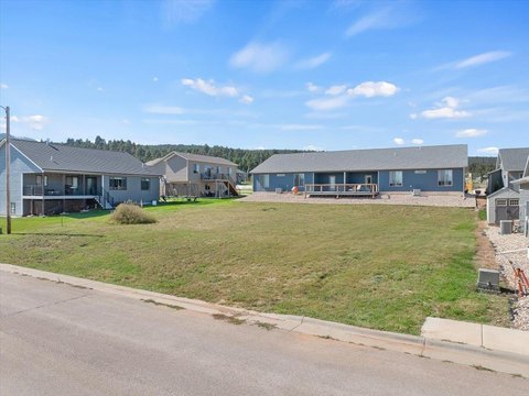 Residential Lot in Palisades Subdivision