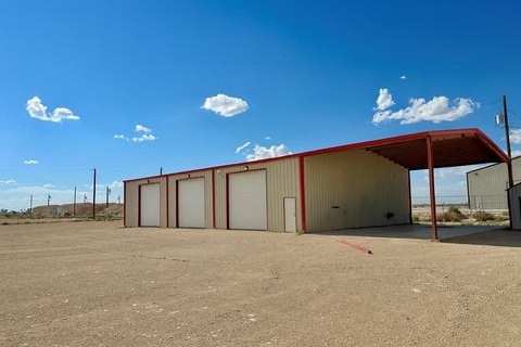 Monahans Warehouse on Fenced Lot