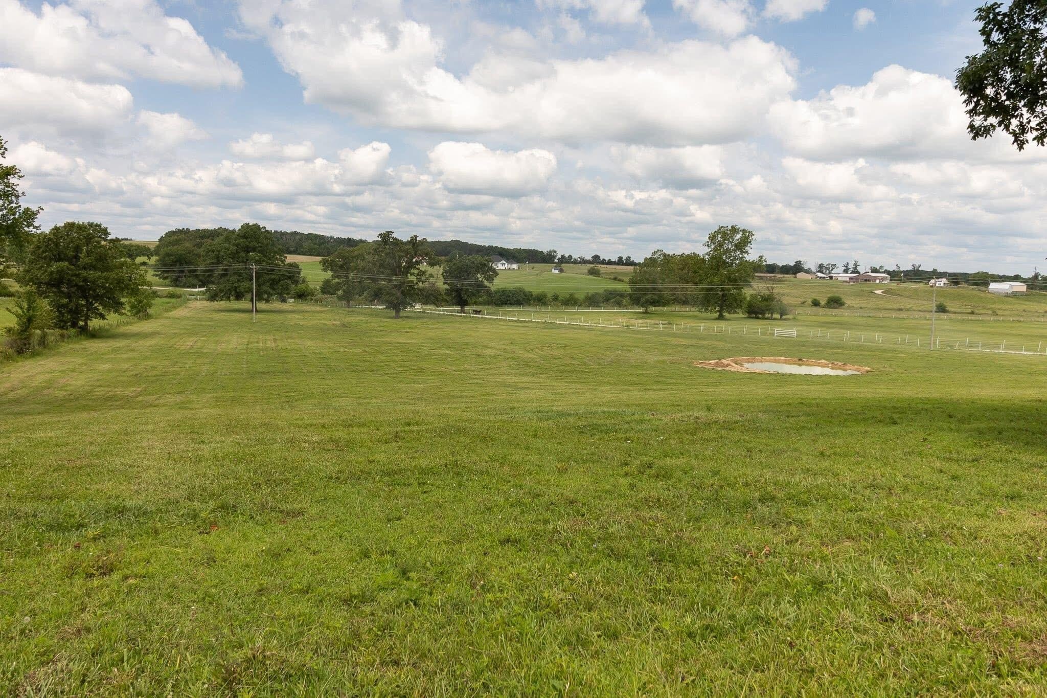Unrestricted Land Near Mountain Grove