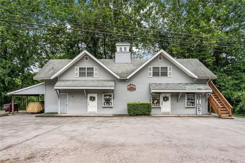 Tuxedo Park Commercial Retail Opportunity
