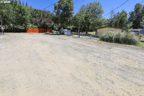 LAND - Roseburg, OR