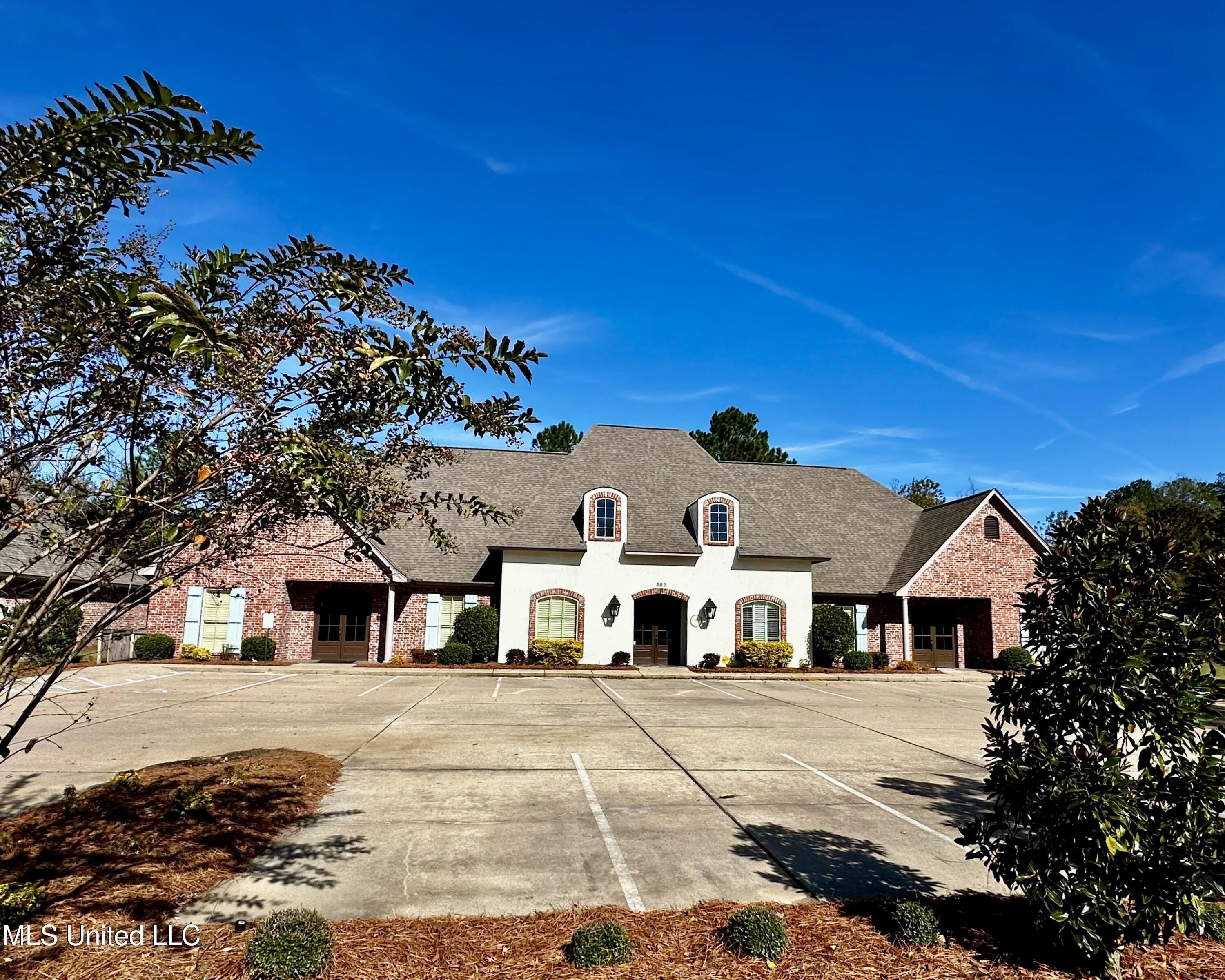 Ridgeland Office Suite For Rent