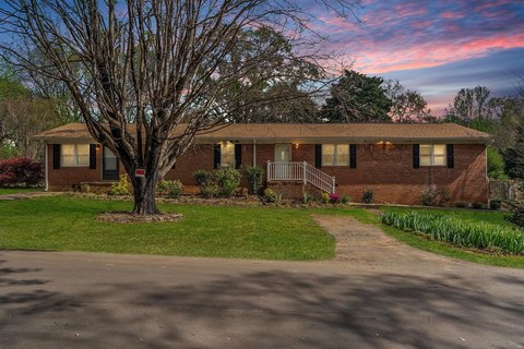 Renovated Triplex with Warehouse Space