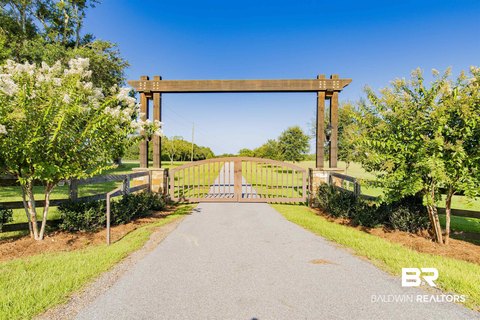 Equestrian Estate With Covered Arena