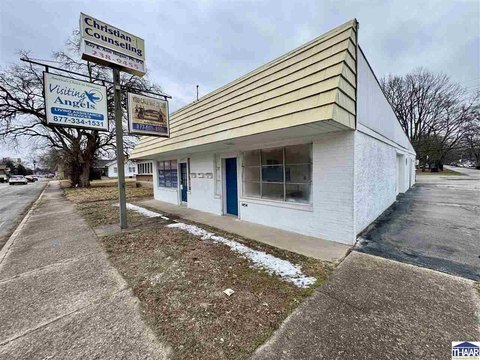 Versatile Commercial Building on Corner
