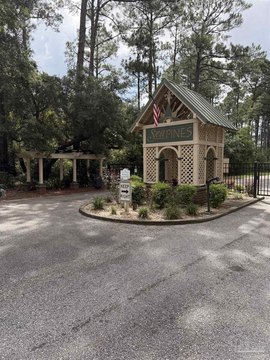 Land, Milton, FL