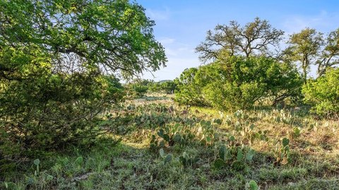 LAND - Round Mountain, TX