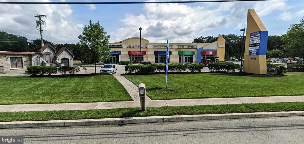 High-Visibility Retail Location