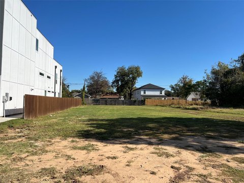 Land, Dallas, TX
