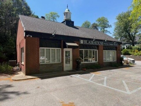 Single-Tenant Office Building