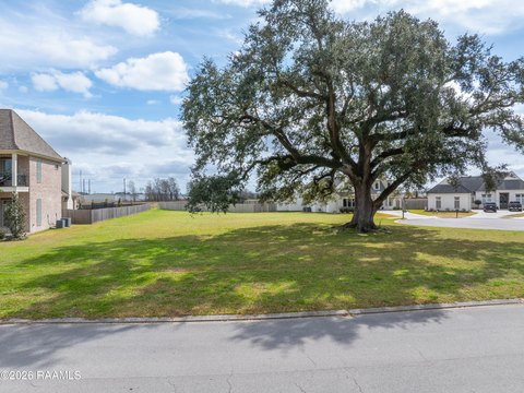 Land, Broussard, LA