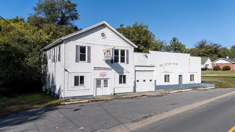 Timberville Commercial Building with Mixed-Use Potential