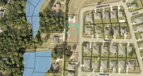 Residential Land in Crestview, FL