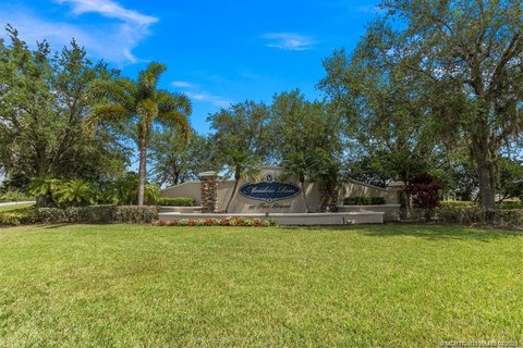 LAND - Palm City, FL