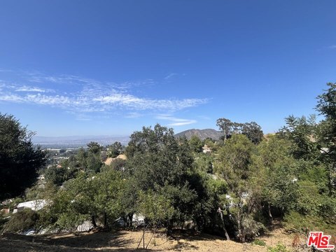 LAND - Los Angeles, CA