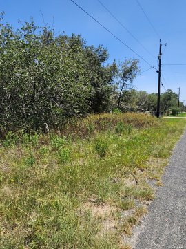 LAND - San Antonio, TX