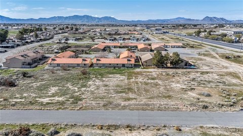 Centrally Located Multi-Zoned Lot