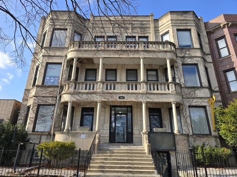 Bronzeville Mixed-Use Building For Sale