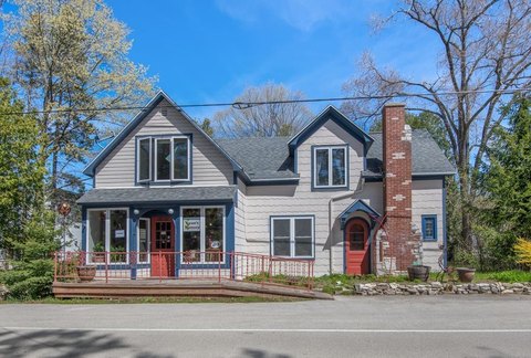 Charming Mixed-Use Building in Ellison Bay