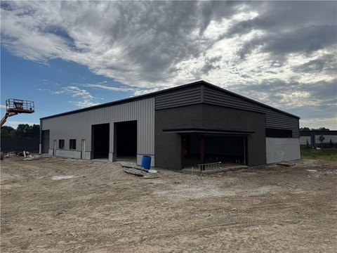 Olathe Office Warehouse Suites