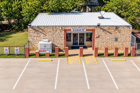 Convenience Store with Commercial Kitchen