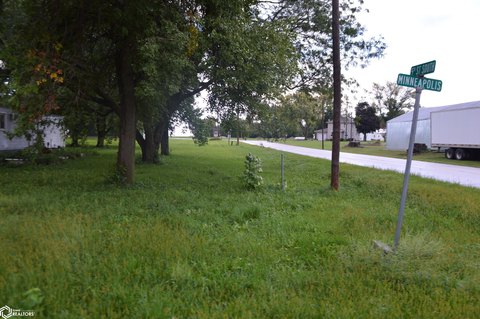 Land, Lu Verne, IA