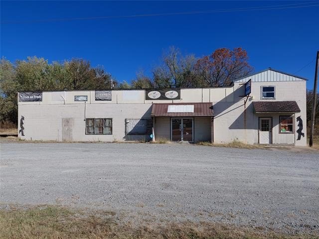 Commercial Property in Chouteau, OK