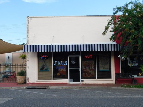Leased Downtown Nail Salon Suite