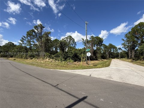 Residential Lot in Sun N’ Lake